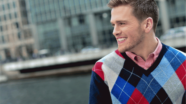 Les hommes adoptent les vestes fantaisie