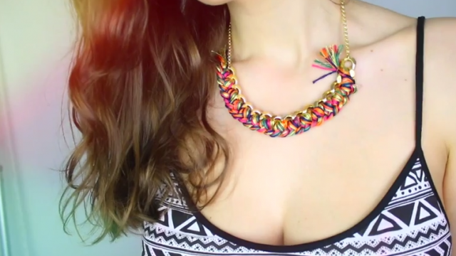 Tuto vidéo : Réaliser un bracelet/collier brésilien avec une gourmette tressée